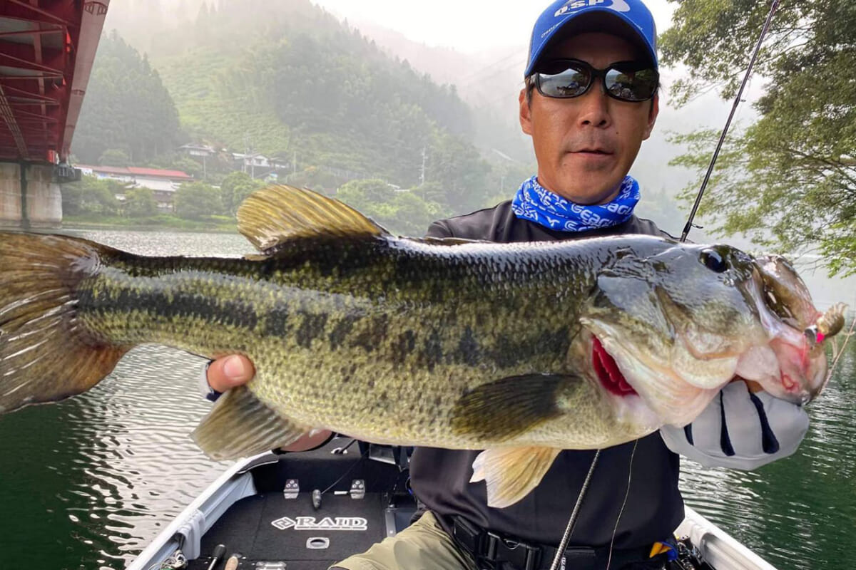 四国のバス釣り 師範代 浦川正則直伝 夏のトップウォーターベスト3 使い方徹底解説 ルアマガ