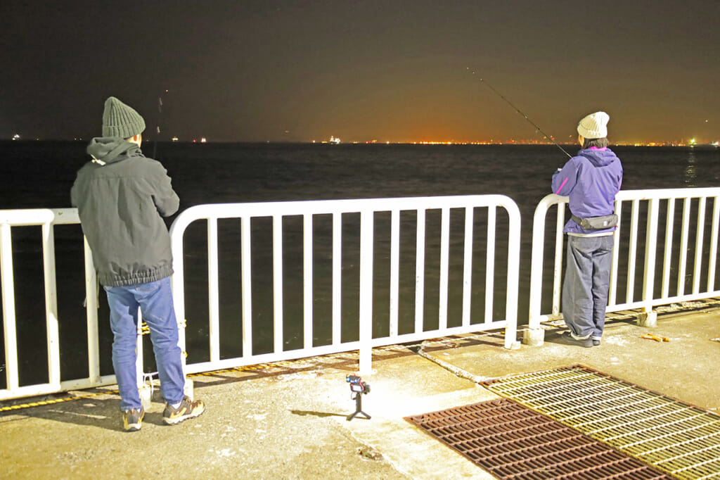 無料の釣り施設で良型アジ連発 誰もが見落とすポイント選びの要点を解説します ぶんちゃんの 目指せ フィッシングクイーン 第7回 大阪湾海釣り 施設 ルアマガプラス