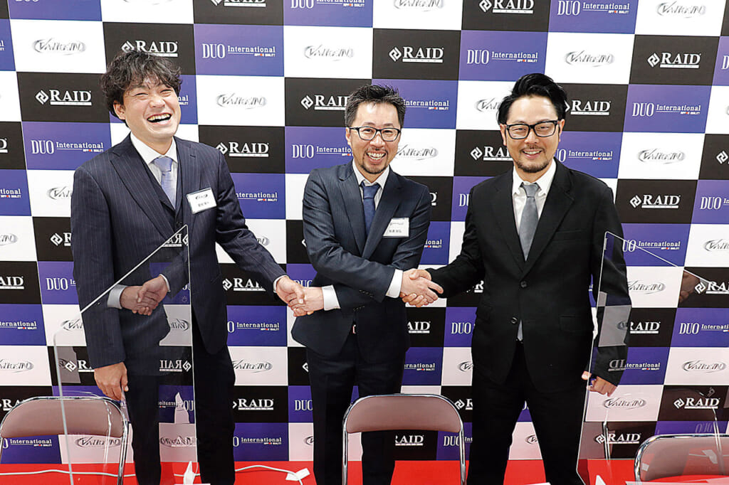バス釣り職業見学させてください！【レイドジャパン社長＆プロ