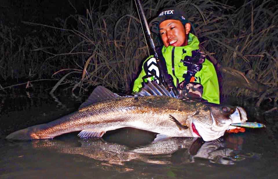 難しくない バチ イワイソメ とマイクロベイト がキーワード 初夏の越前海岸 福井県 ライト磯マルスズキゲーム ルアマガプラス