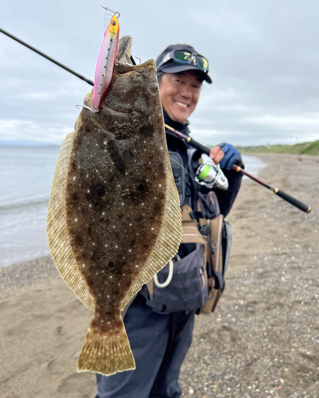 北海道南エリアのヒラメ を サーフフィネス で攻略 遠浅サーフ 磯を制する コンパクト 高比重ルアー の威力とは ミッチー高橋のサーフタクティクスepisode 2 ルアマガプラス